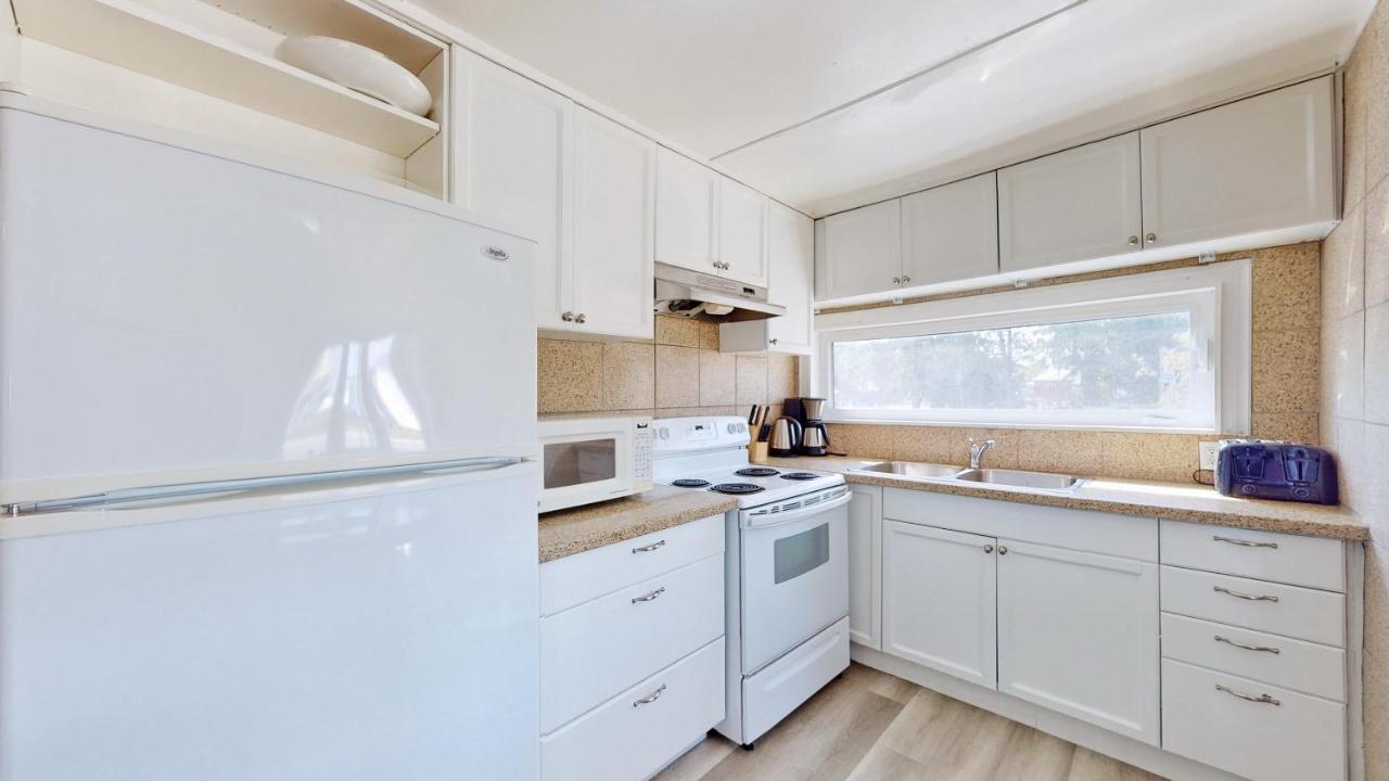 Main Beach River Retreat - Wasaga Beach 1 - Main Strip - 93 Mosley St Екстериор снимка