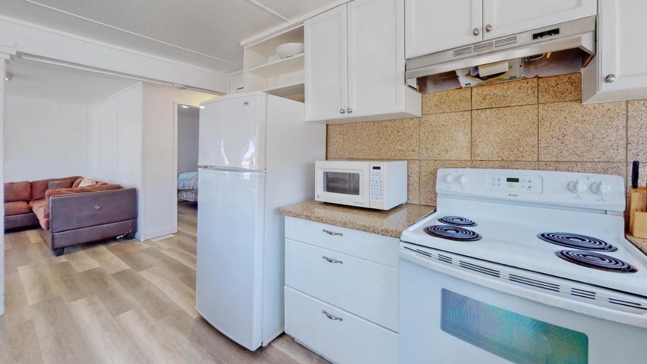 Main Beach River Retreat - Wasaga Beach 1 - Main Strip - 93 Mosley St Екстериор снимка
