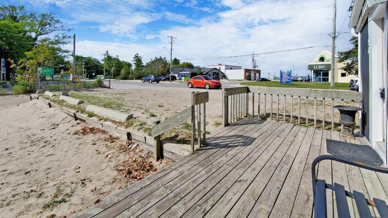 Main Beach River Retreat - Wasaga Beach 1 - Main Strip - 93 Mosley St Екстериор снимка