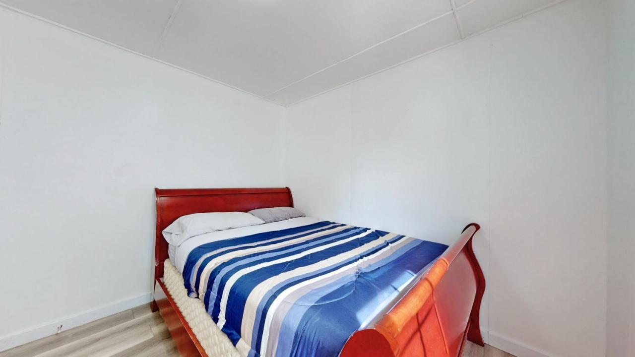 Main Beach River Retreat - Wasaga Beach 1 - Main Strip - 93 Mosley St Екстериор снимка