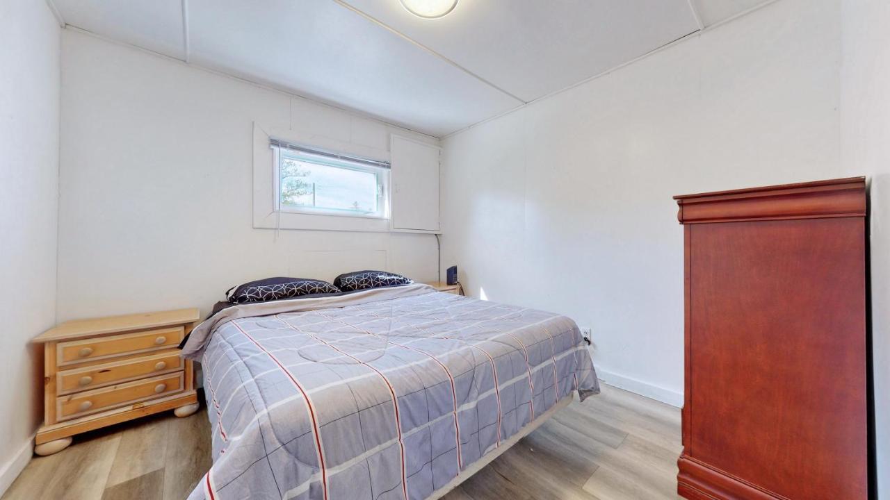Main Beach River Retreat - Wasaga Beach 1 - Main Strip - 93 Mosley St Екстериор снимка