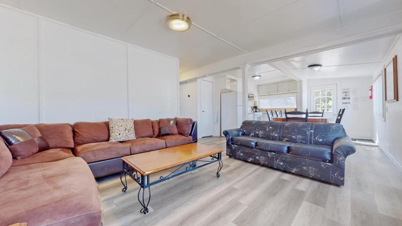 Main Beach River Retreat - Wasaga Beach 1 - Main Strip - 93 Mosley St Екстериор снимка