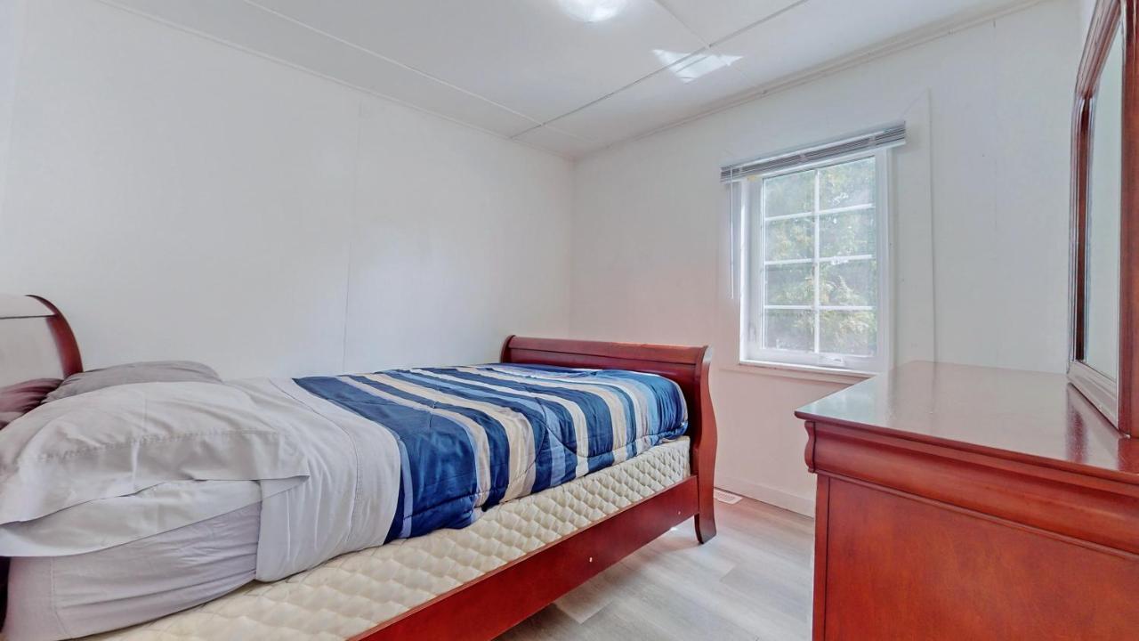 Main Beach River Retreat - Wasaga Beach 1 - Main Strip - 93 Mosley St Екстериор снимка