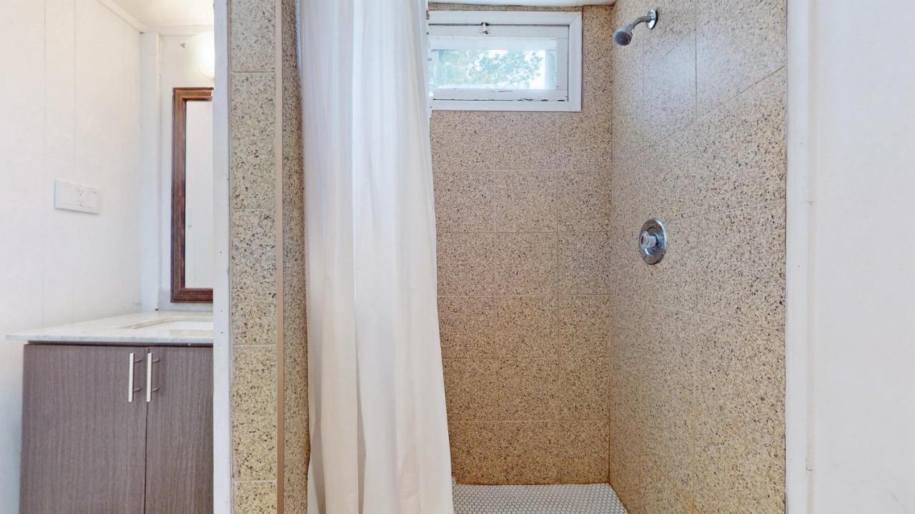 Main Beach River Retreat - Wasaga Beach 1 - Main Strip - 93 Mosley St Екстериор снимка