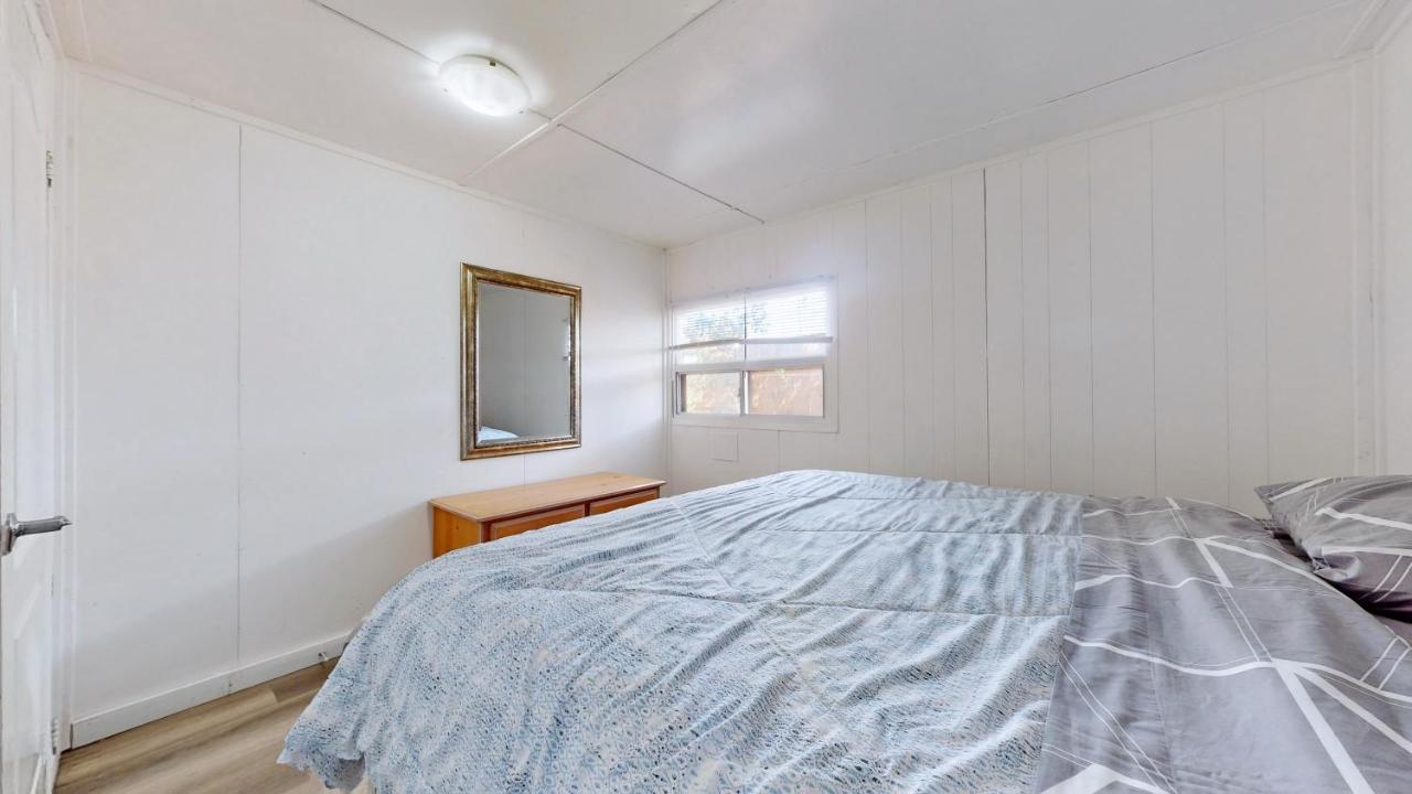 Main Beach River Retreat - Wasaga Beach 1 - Main Strip - 93 Mosley St Екстериор снимка