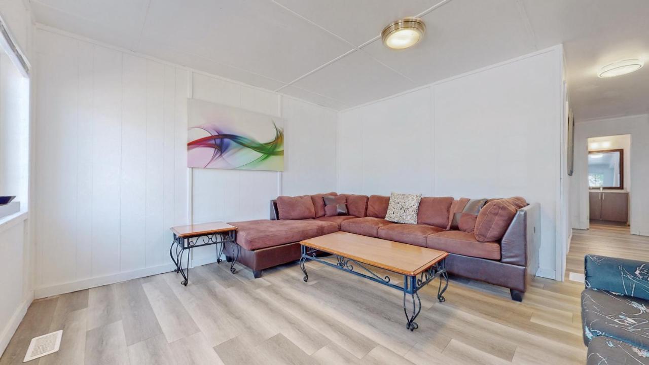 Main Beach River Retreat - Wasaga Beach 1 - Main Strip - 93 Mosley St Екстериор снимка