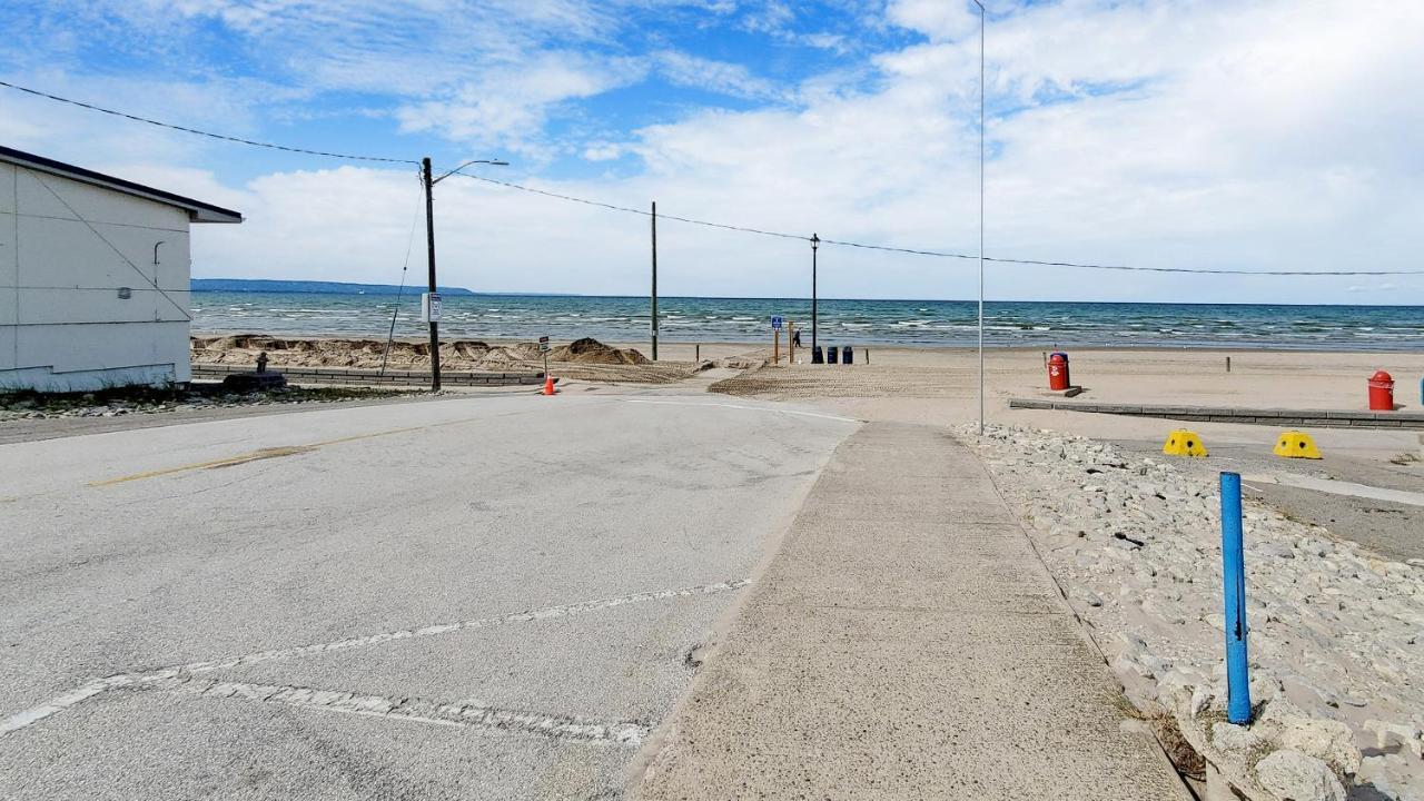 Main Beach River Retreat - Wasaga Beach 1 - Main Strip - 93 Mosley St Екстериор снимка